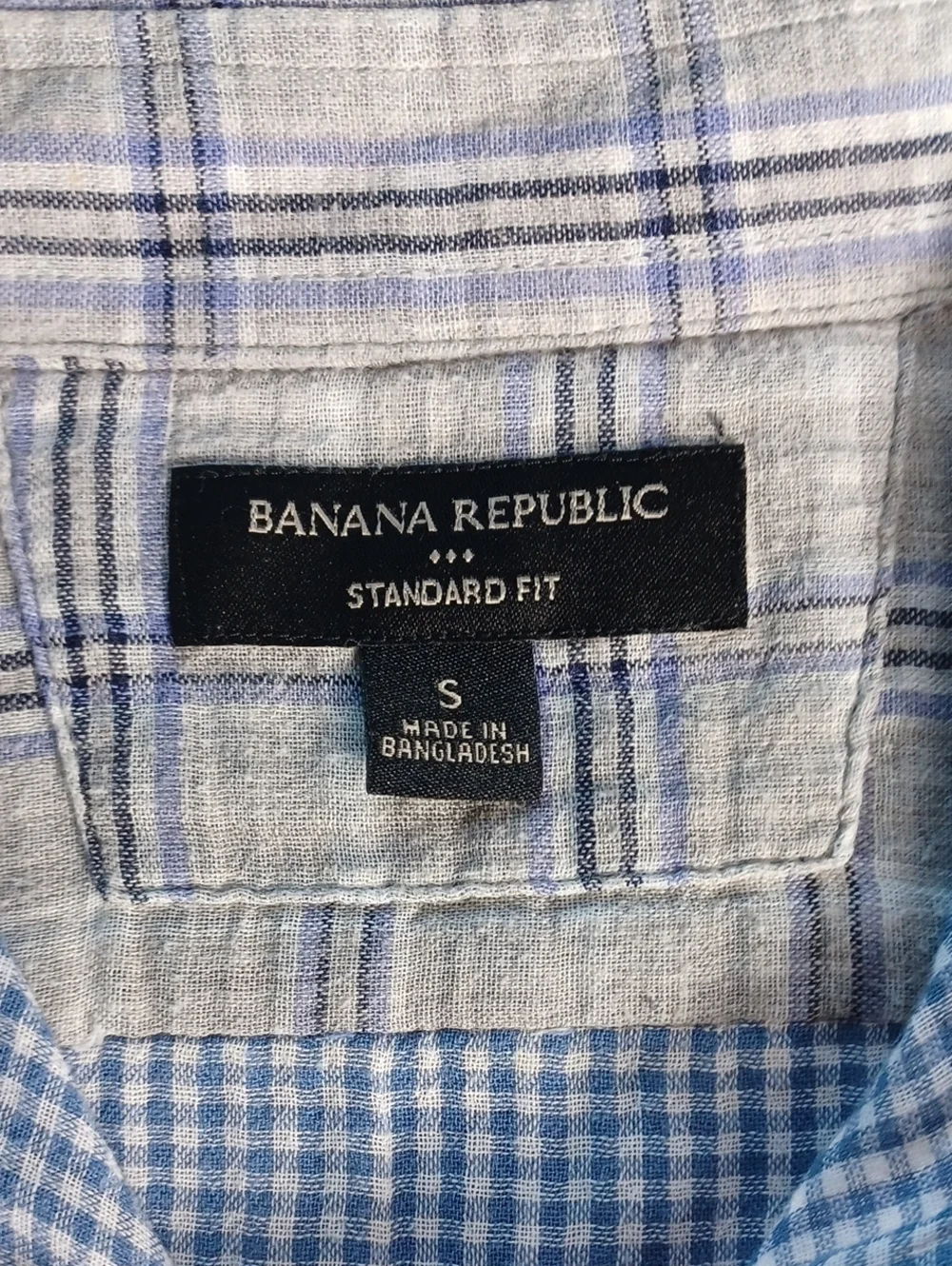 Banana Republic Blue and Gray Plaid LS Button-Down Mens Small Shirt, 100% cotton